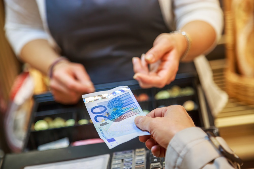 Cash vs. Credit Which Should You Accept for Your Small Business